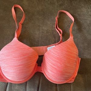 Pink Victoria’s secret bra size 34D